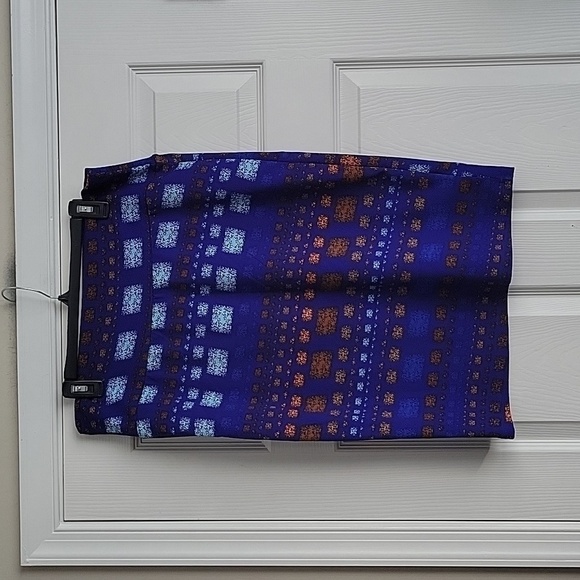 LuLaRoe Dresses & Skirts - LuLaRoe Cassie Skirt